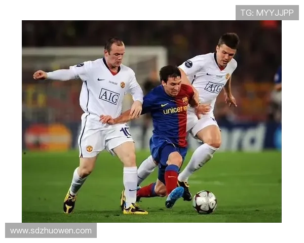 全球足球巨星身高排名揭晓 突破纪录的顶级球员身高对比 全球足球巨星身高排名揭晓 突破纪录的顶级球员身高对比