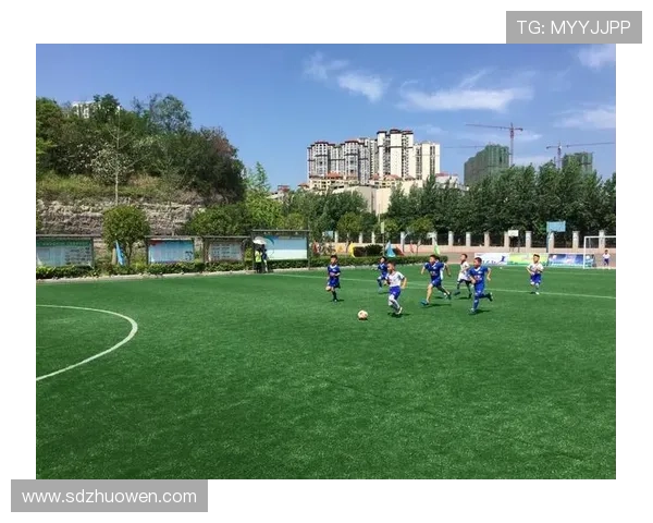 聚焦世界中场足球球星成长轨迹与绿茵场上的关键作用 聚焦世界中场足球球星成长轨迹与绿茵场上的关键作用